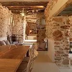 Themonies Luxury Otel Folégandros
