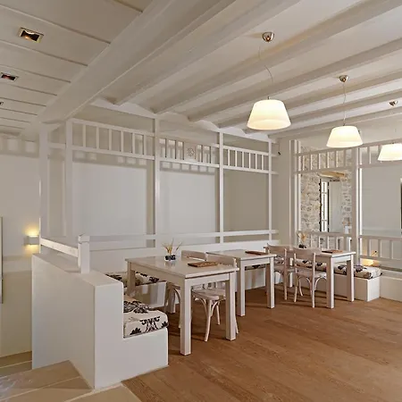 호텔 Themonies Luxury Folégandros