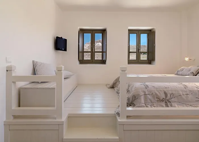 호텔 Themonies Luxury Folégandros