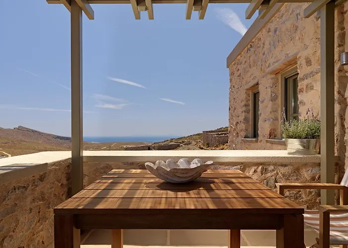 Themonies Luxury 3* Folégandros