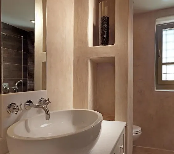 호텔 Themonies Luxury Folégandros