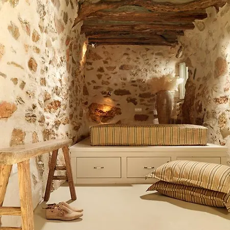 Themonies Luxury Hotel 3*